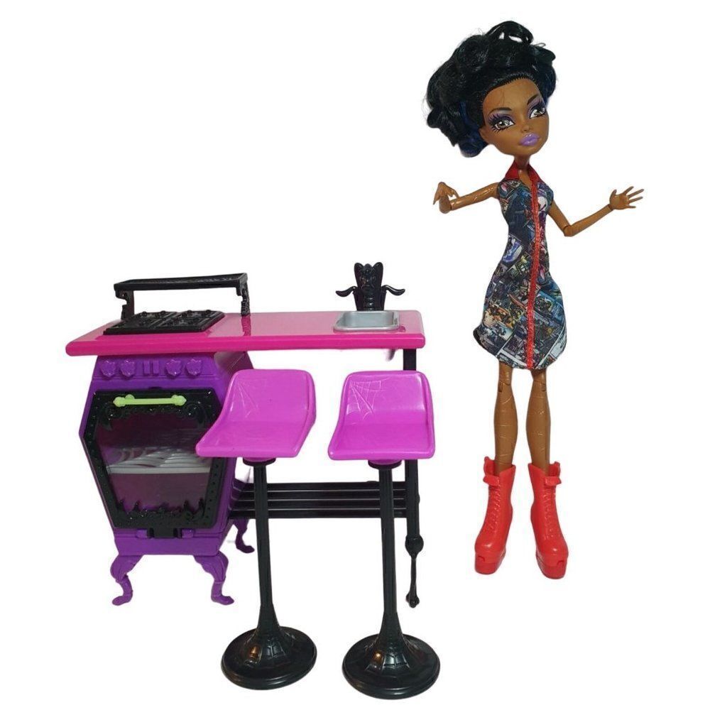 Monster High Robecca Steam Fashion Doll & Ick Coffin Kitchen Stove Chairs Bundle